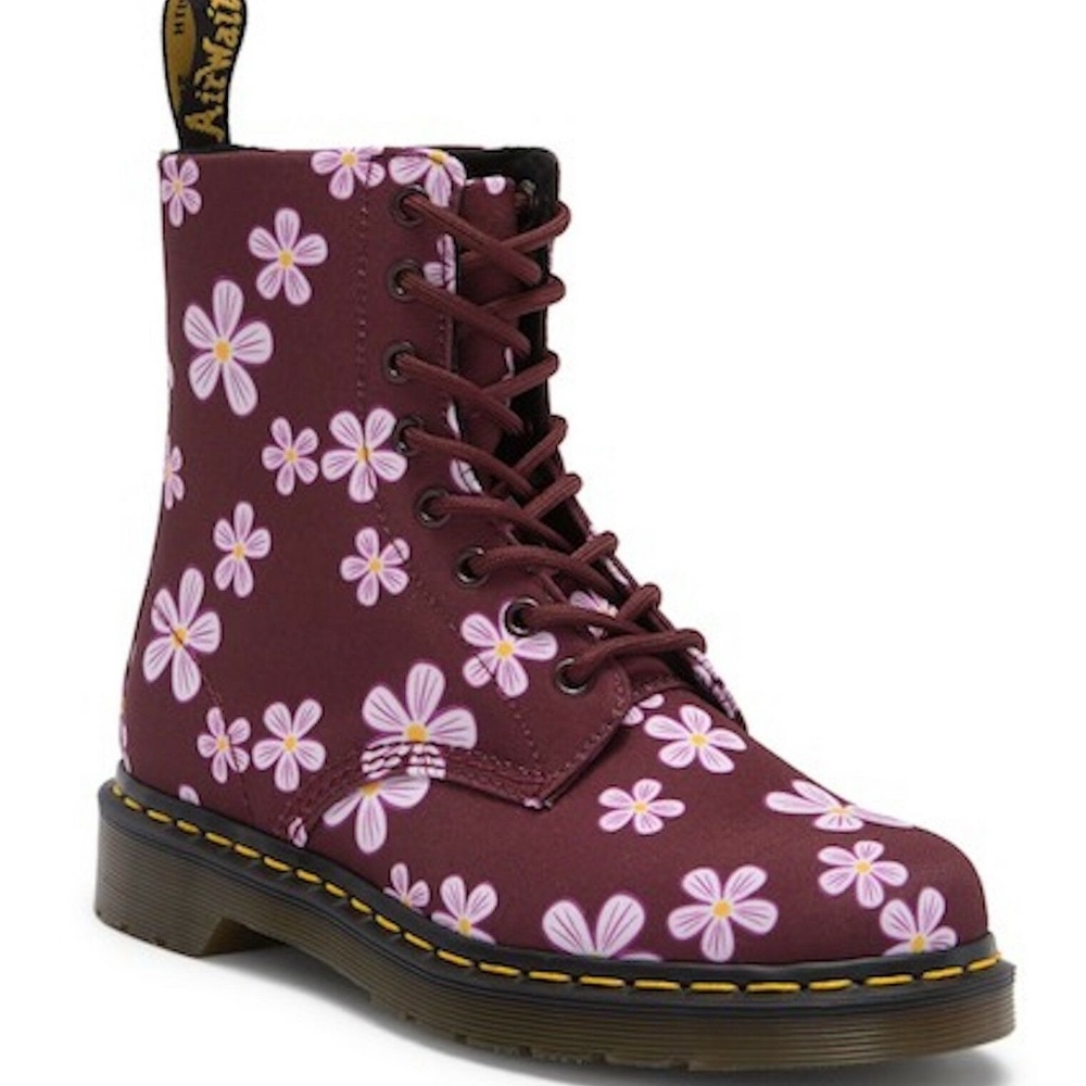 NIB DR MARTENS Page Meadow Boots EXTREMELY HTF NIB